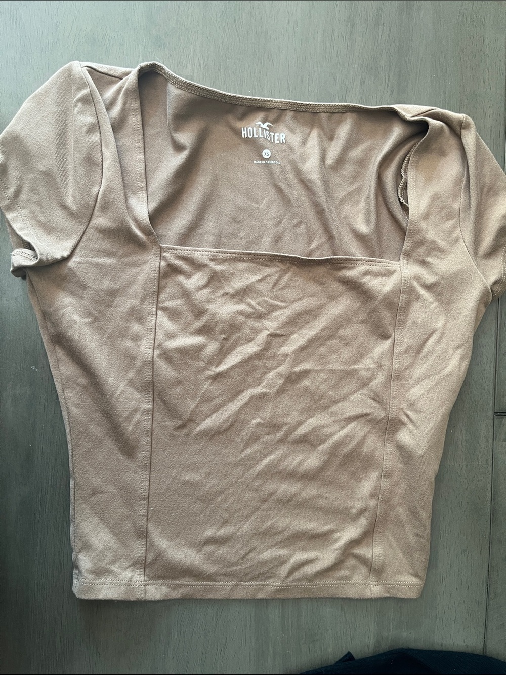 Hollister Square Neck Short Sleeve Crop Top in Taupe